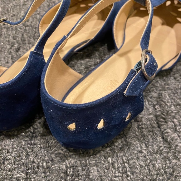 Modcloth Navy T-Strap Flats - Picture 4 of 4